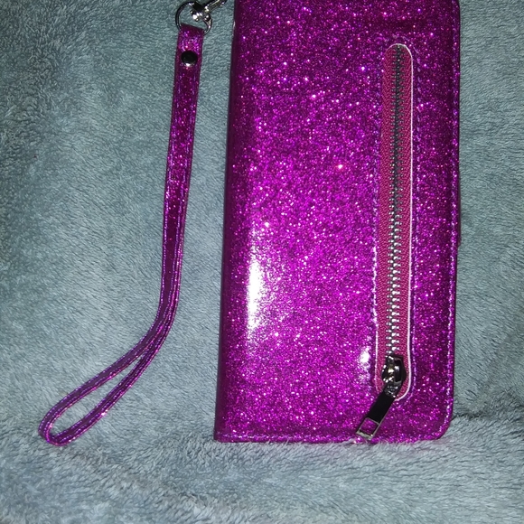 Phone case... - Picture 7 of 8